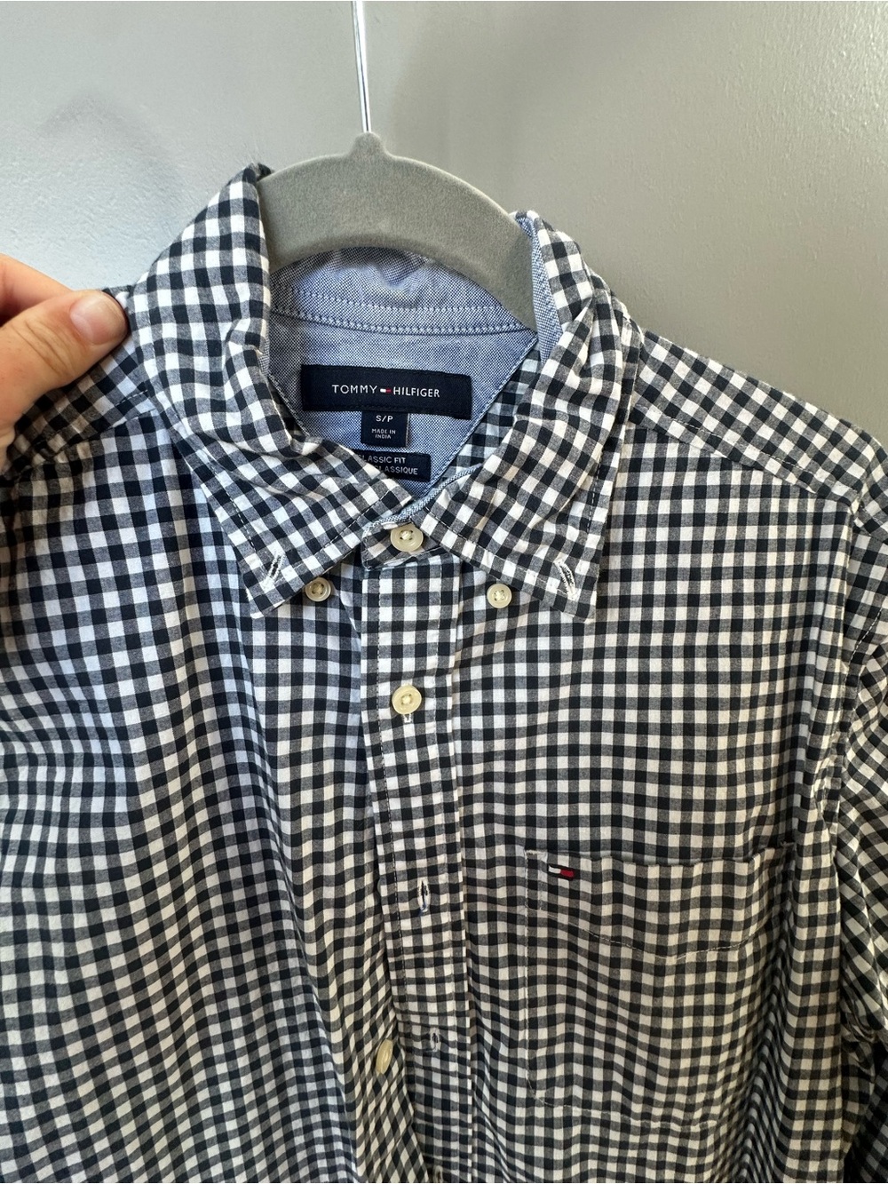 Tommy Hilfiger Men's navy blue & White Gingham Button-Down Shirt